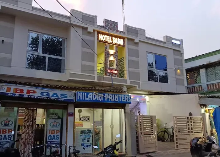 Hotel Near Golden Beach And Temple - Hotel Sashi Puri, Air-Conditioned-With-Wifi-And Parking Facilities